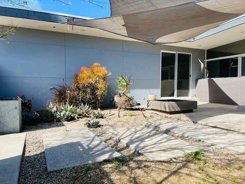 Building Photo - 5177 Carlingford Ave