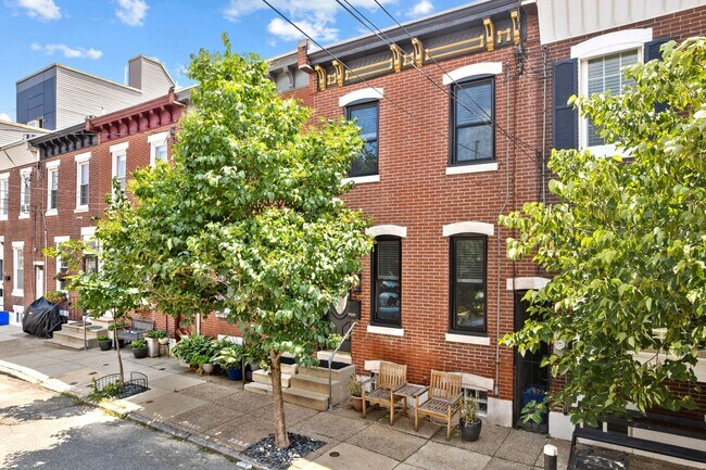 Building Photo - 2225 Taggert St