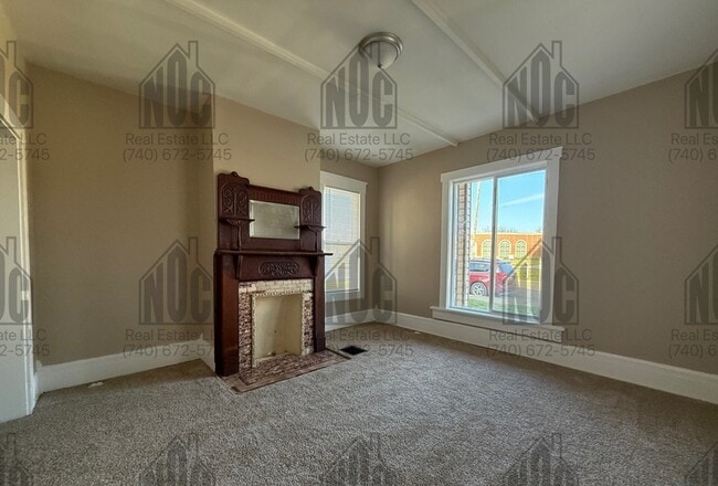 Building Photo - 148 1/2-148 1/2 E Allen St