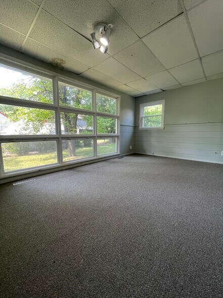 3 seasons room - 1305 5th St S