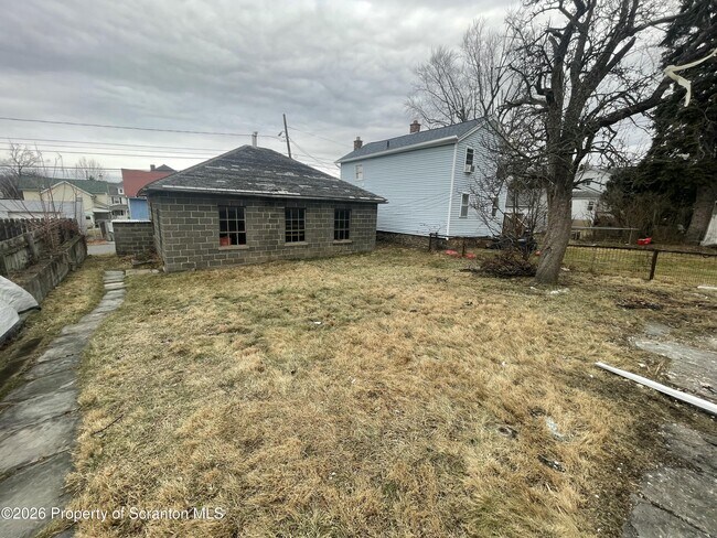 Building Photo - 949 N Irving Ave