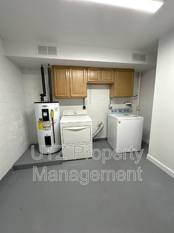 Building Photo - 317 Luther Dr