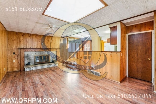 Building Photo - 5151 Blossom Dr