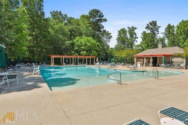 Building Photo - 50 Greens Ct