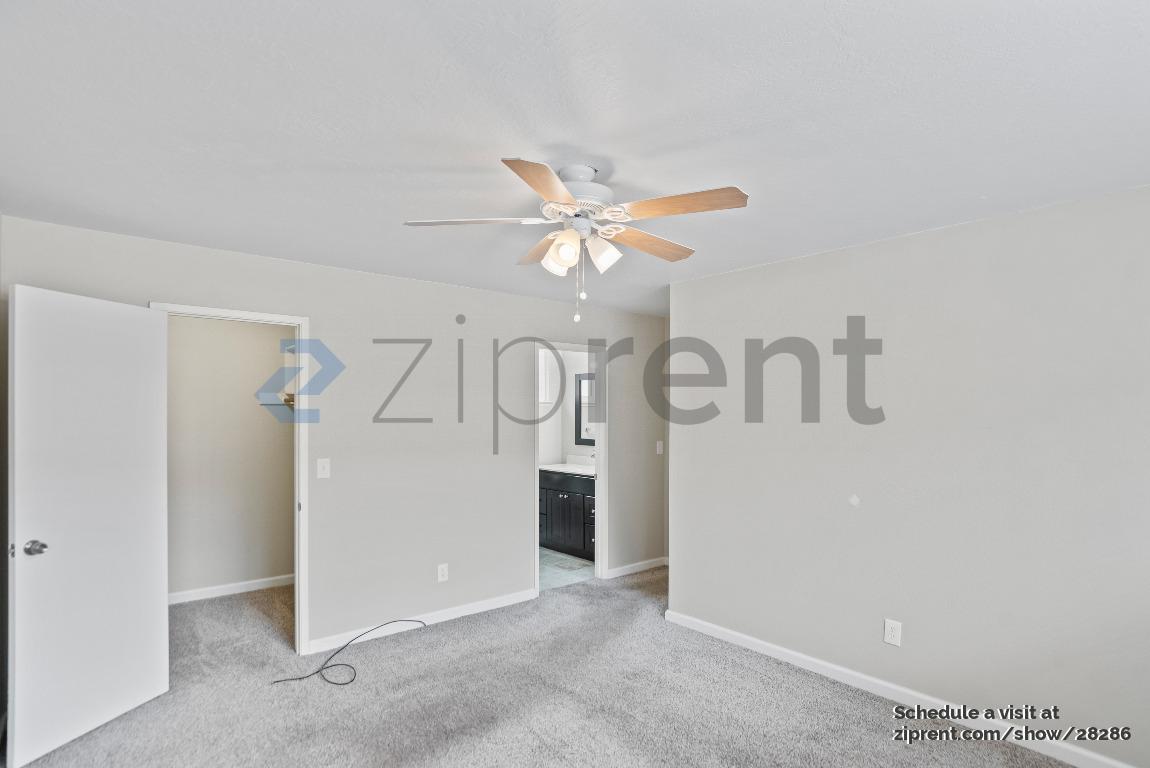 Building Photo - 3185 Country Dr