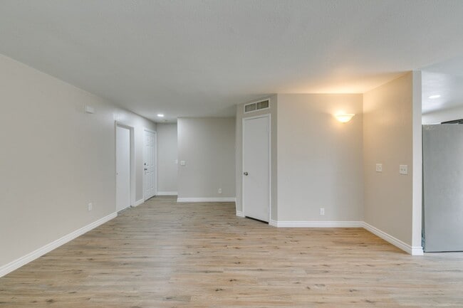 Building Photo - Upgraded 3bedroom house near Buffalo and Washington with easy access to Summerlin Pkwy.