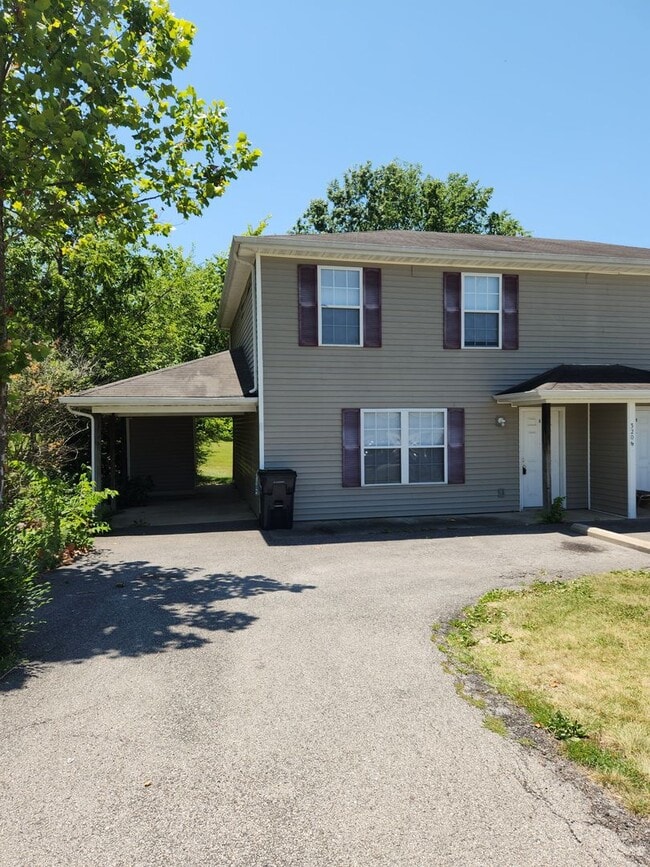 Building Photo - 3206 Elm Grove Dr