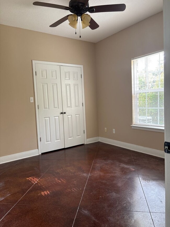 Building Photo - Charming 3-Bedroom, 2-Bathroom Duplex in Gulfport, MS