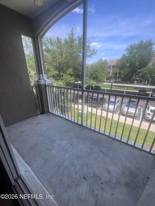 Building Photo - 10550 Baymeadows Rd