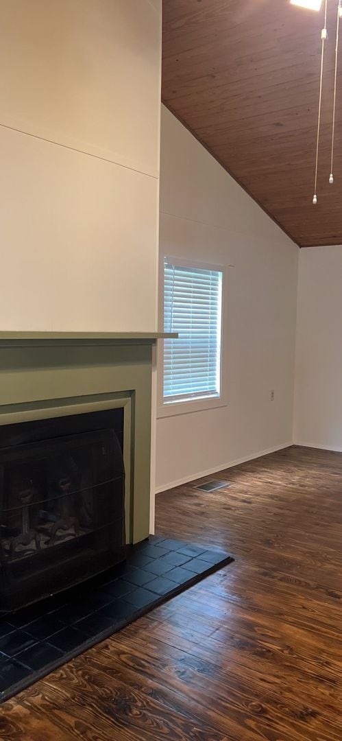Building Photo - Cabin