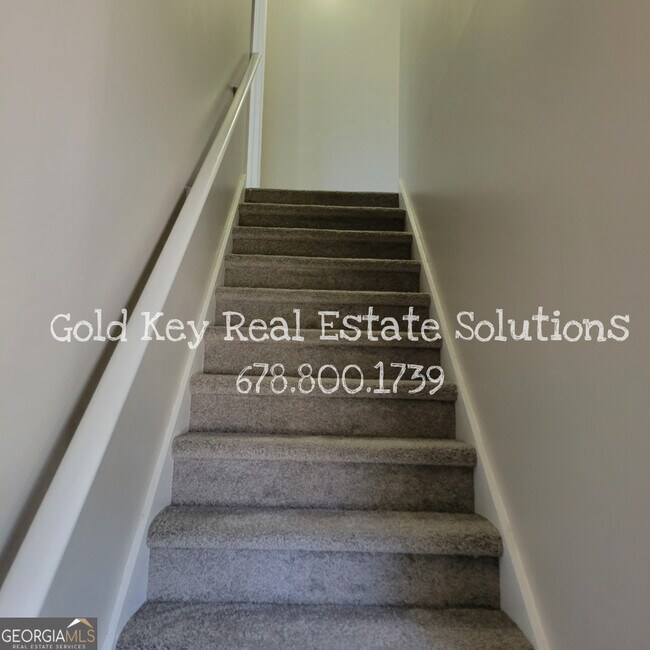 Building Photo - 915 Burning Bush Dr