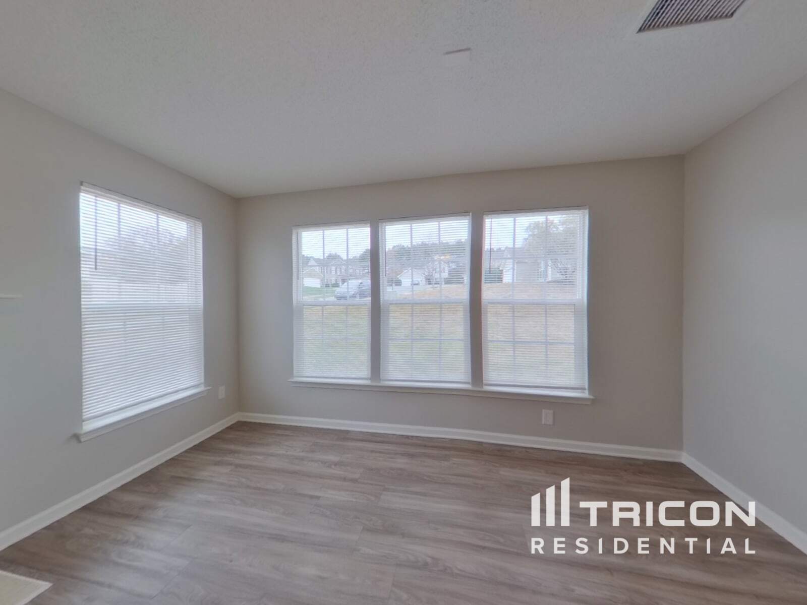 Building Photo - 8605 Appledale Dr