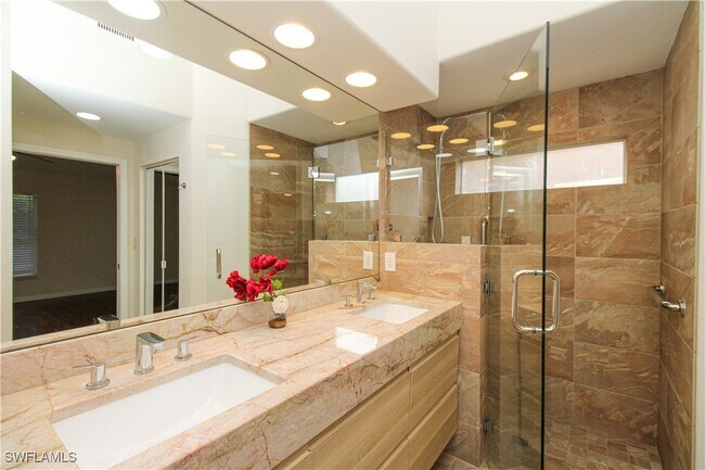 Building Photo - 15077 Cortona Way