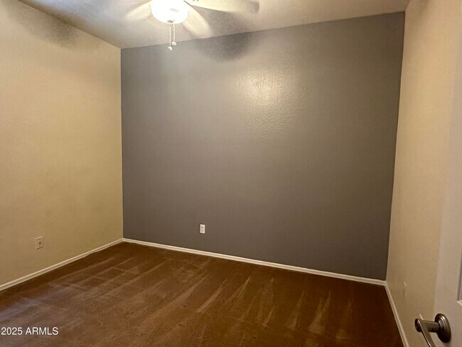 Building Photo - 15022 W Montecito Ave