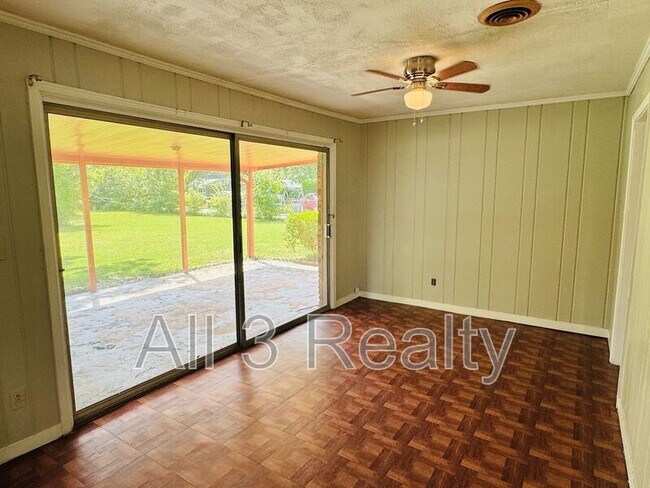 Building Photo - 1311 Marlowe Dr