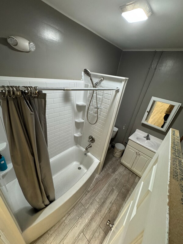 Building Photo - 135 W Market St