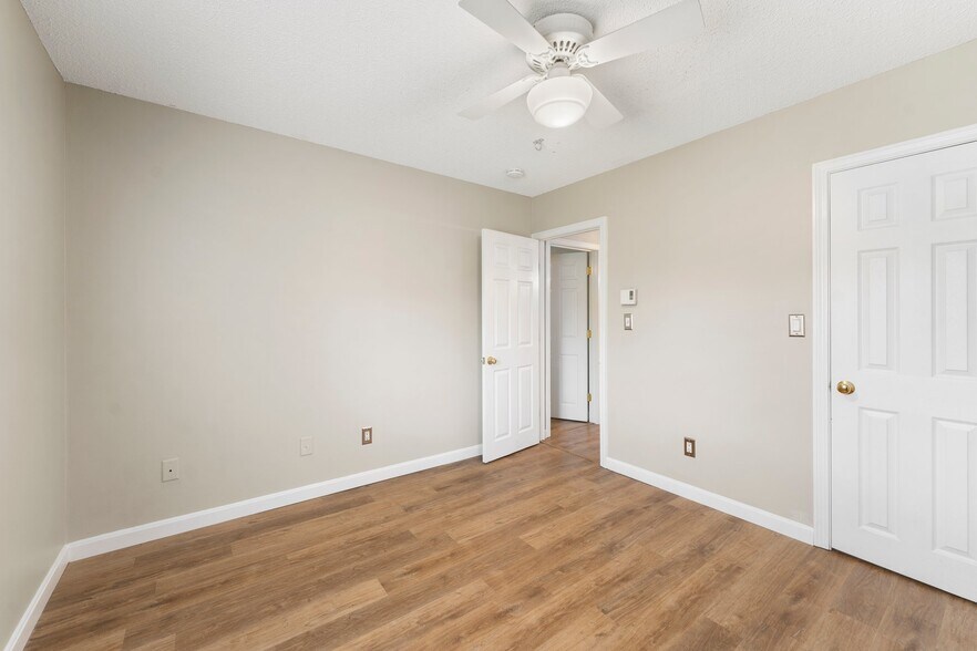 Building Photo - 10 Dailey St