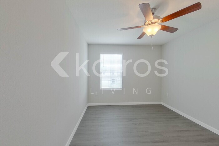 Building Photo - 8644 SW 44th Ct