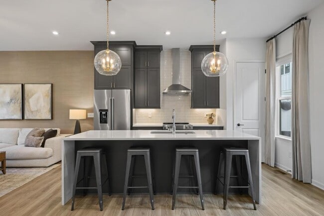 Building Photo - 121 Chestnut Cir