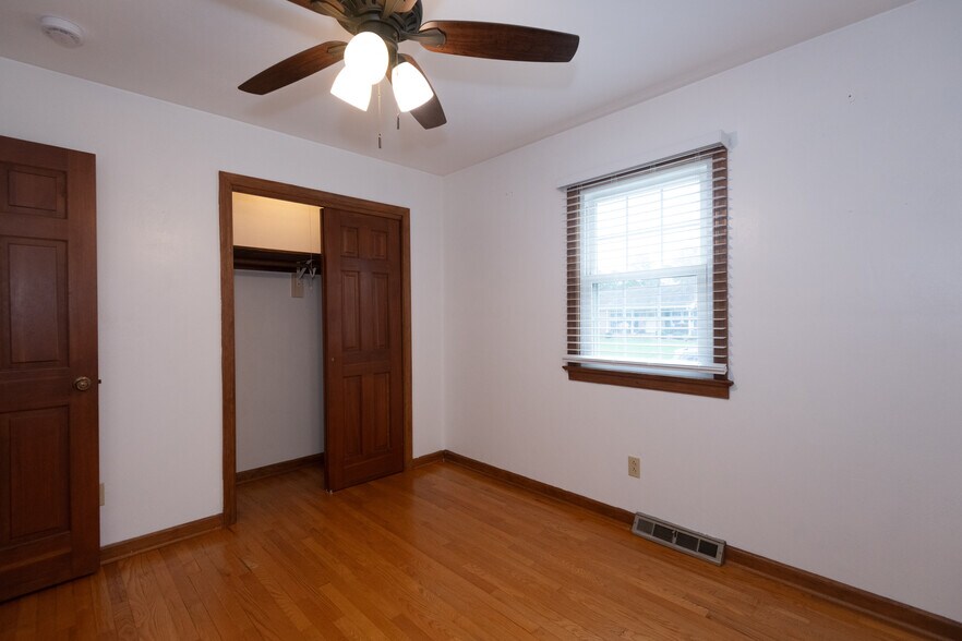 Building Photo - 561 Summit Ridge Dr
