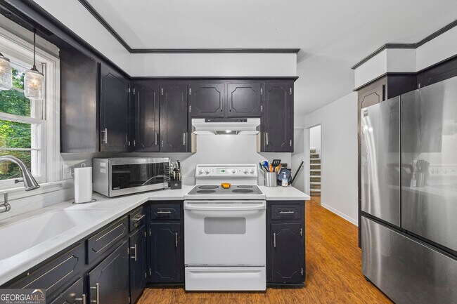 Building Photo - 527 University Cir