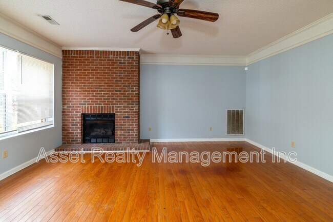 Building Photo - 203 Sweet Gum Lane