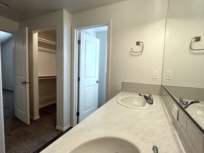 Building Photo - Beautiful 3 bed 2 bath home in Caldwell ju...