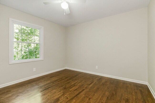 Building Photo - 9859 Connell Dr