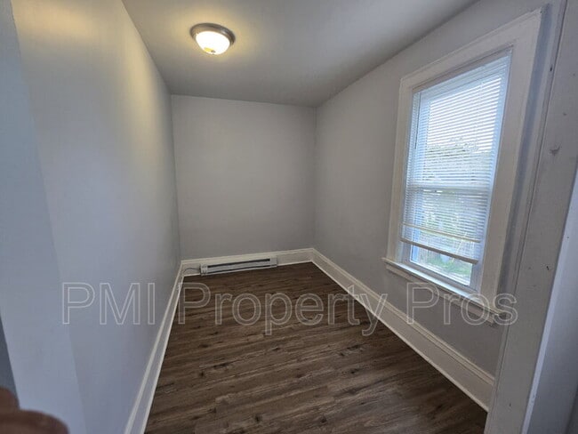 Building Photo - 2660 N 37th St