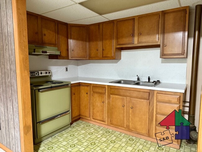 Building Photo - Stunning 2 Bedroom Home in Northfield!