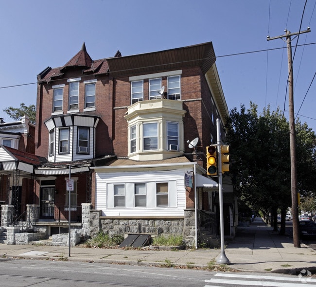 Primary Photo - 5701 W Girard Ave