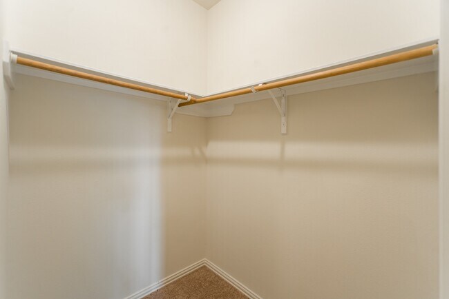 Building Photo - 25531 Forest Springs Lake