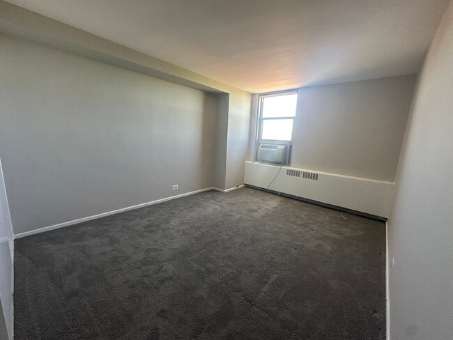 Building Photo - 3950 N Lake Shore Dr