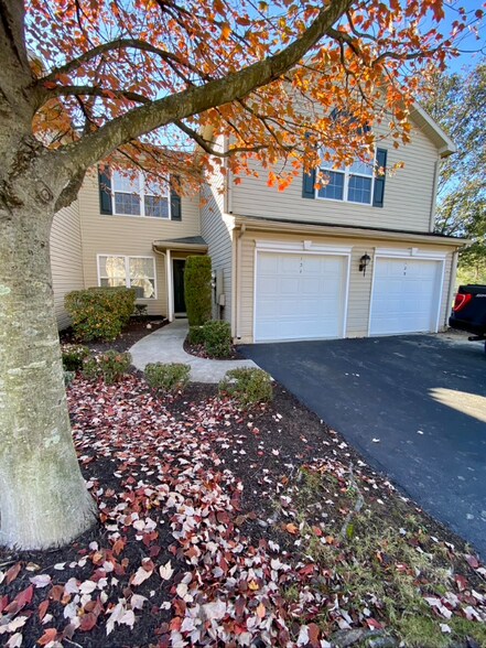Primary Photo - 131 Oriole Ct