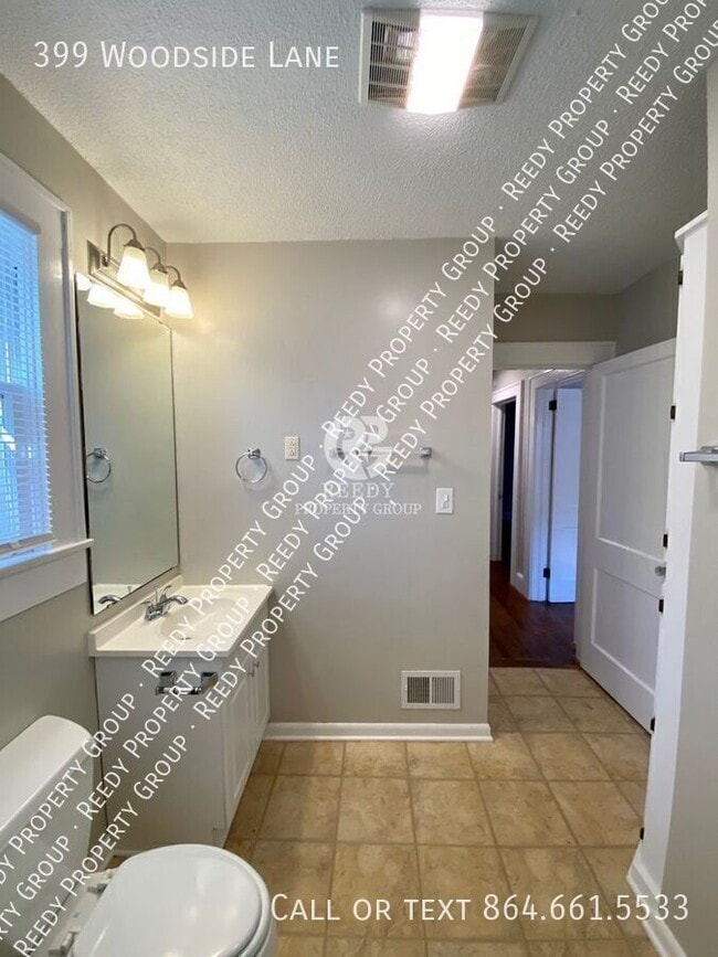 Building Photo - 399 Woodside Ln