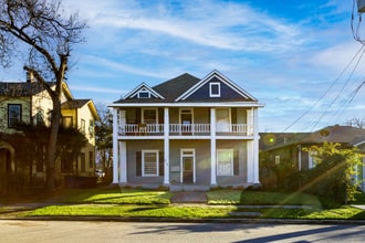 Building Photo - 410 E Carson St