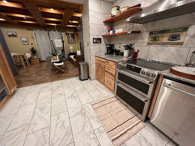 Building Photo - 106 Weatherstone Dr