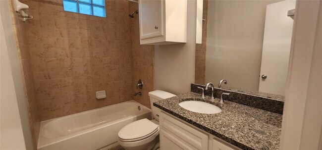 Building Photo - 11608 Main Ash Dr