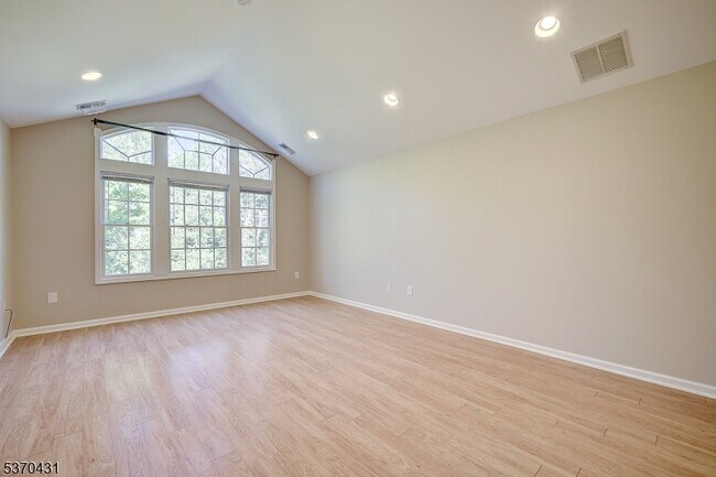 Building Photo - 612 Kensington Ln