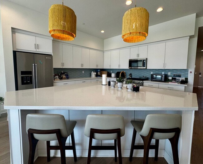 Building Photo - COMING SOON! STUNNING 3 Bedroom/2.5 bathroom in the highly desired Miralon Community!