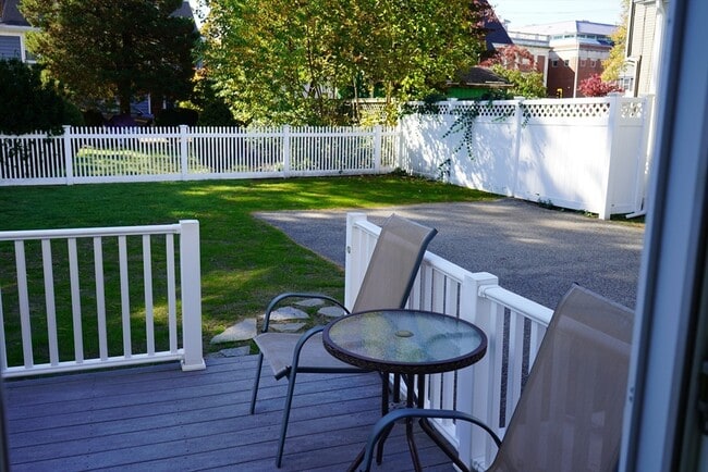 Building Photo - 37 Charnock St