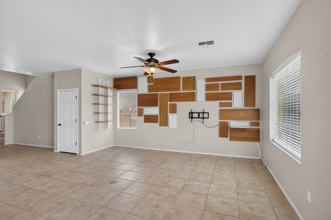 Building Photo - 6028 S Meadow Breeze Dr