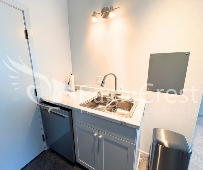 Building Photo - Brand-New Bright & Open Studio Apartment ~ $300.00 OFF 2nd Month Rent!!