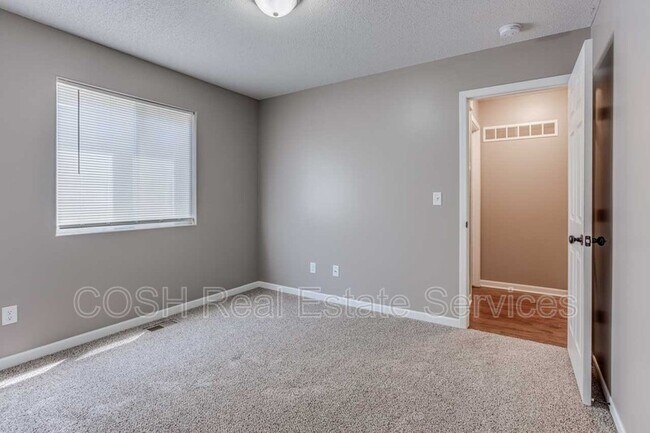 Building Photo - 1054 E Karla Ct