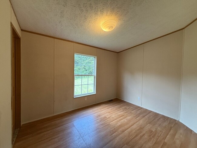 Building Photo - 3bed/2ba Single Family Home