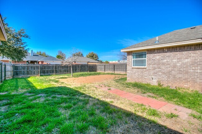 Building Photo - 6005 Brazos St