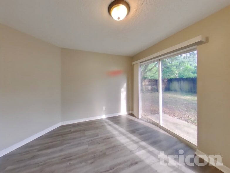 Building Photo - 14930 Deer Meadow Dr
