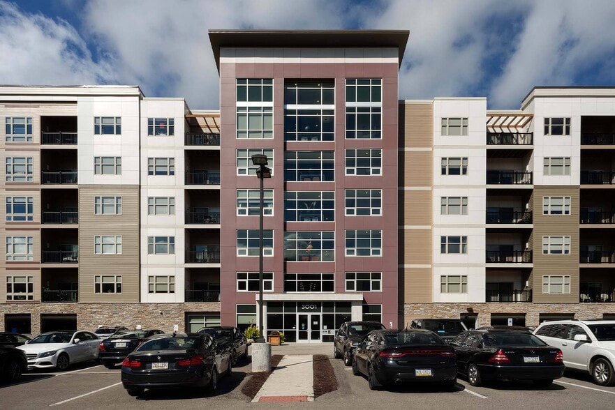 Building Photo - Cosmopolitan Apartments