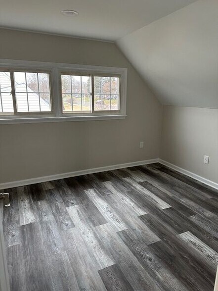 Building Photo - 43 Towpath Rd