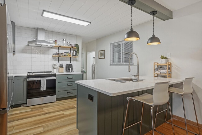 Building Photo - 208 Westridge Dr